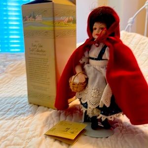 VTG 1985 Avon Little Red Riding Hood Doll